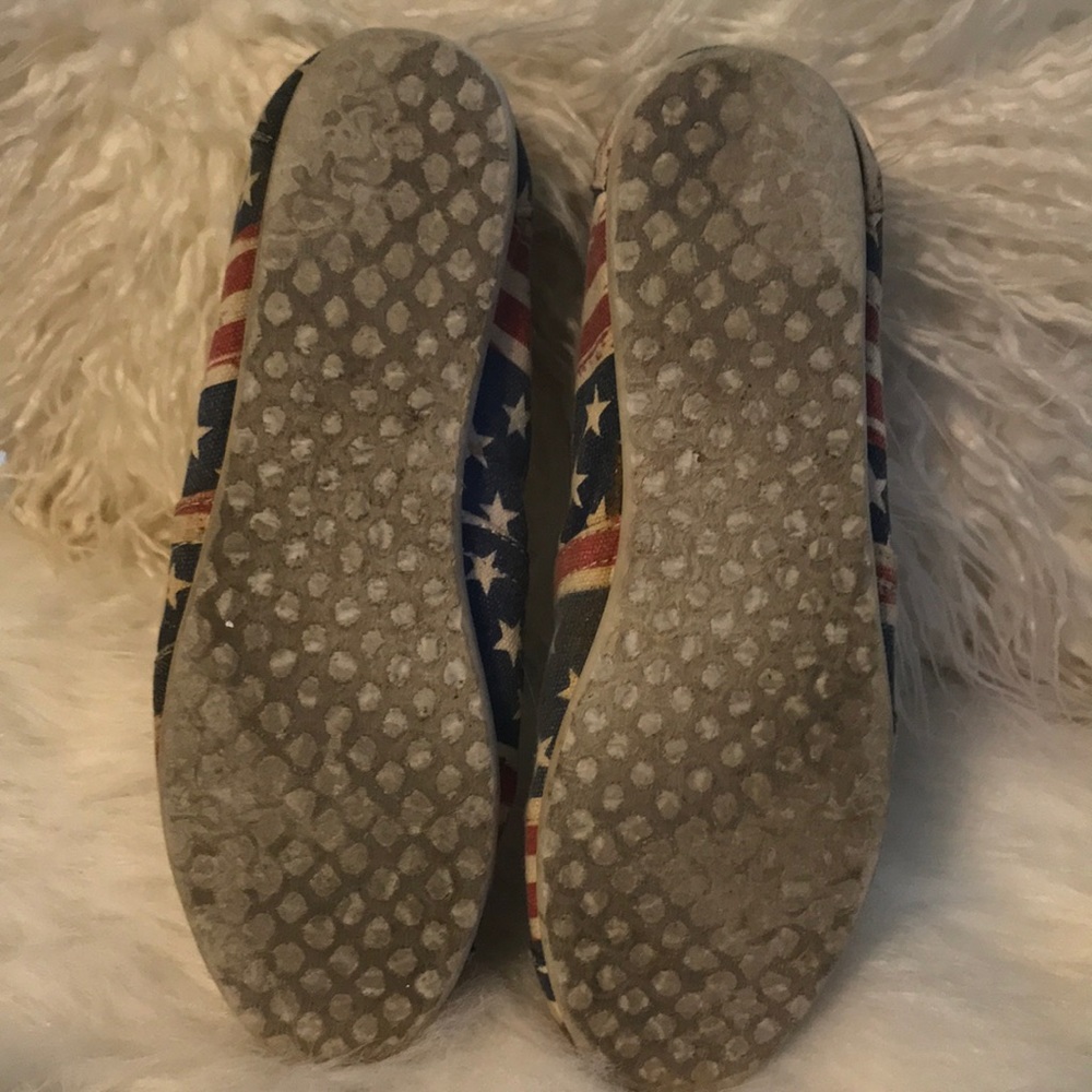 🌟RED WHITE BLUE USA AMERICA TOMS SLIP ON’s SZ 7.5 - Picture 6 of 8